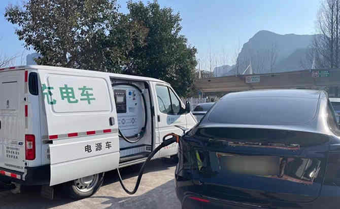 治多汽车搭电